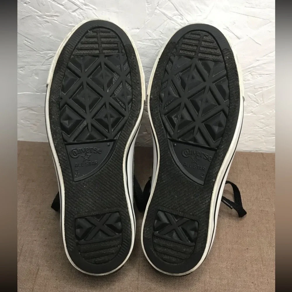 Converse Women's Sneakers Gray Canvas Low Top Size 5 Shoes Chuck Taylor Chucks